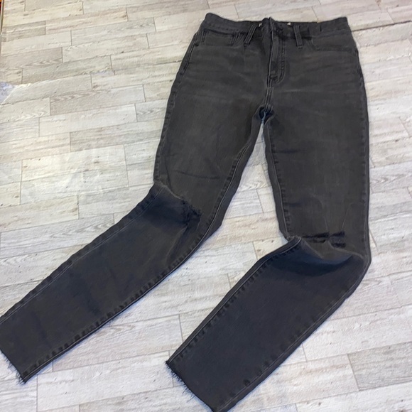 Madewell Denim - NWT!! Madewell Curvy High Rise Skinny Distressed Jeans Faded Black Size 27